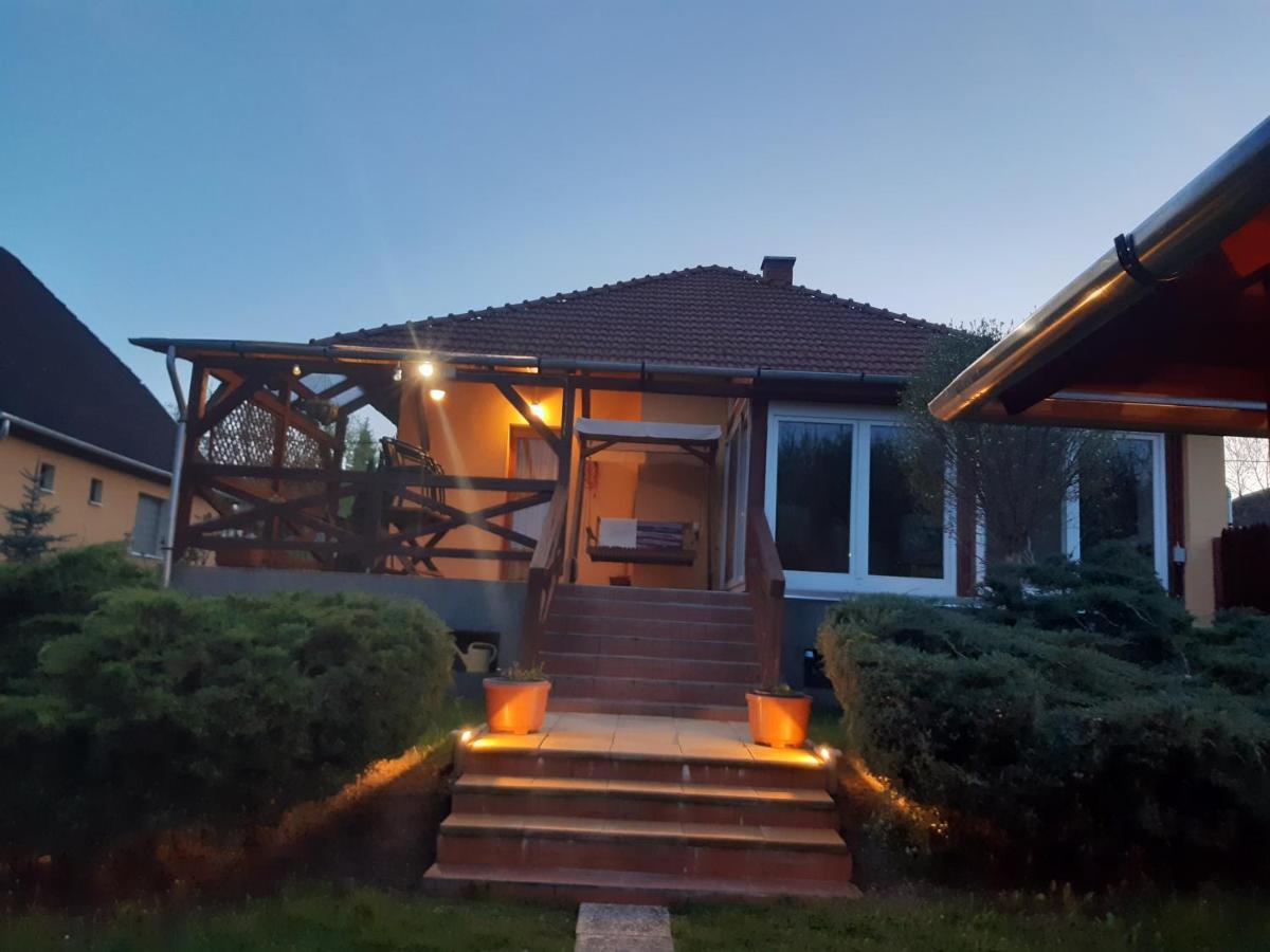Villa Iris Эгерсалок Экстерьер фото